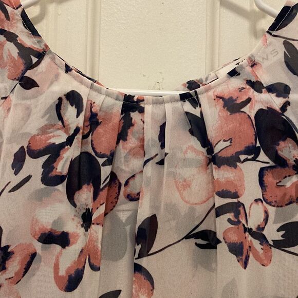 Two Arrows NWOT Floral Romper Jumpsuit with Long Sleeve. Size XS. - Picture 5 of 8